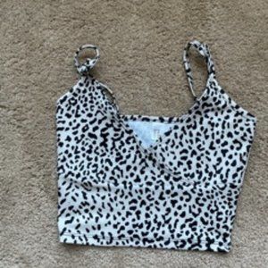 v-neck cheetah print tank crop